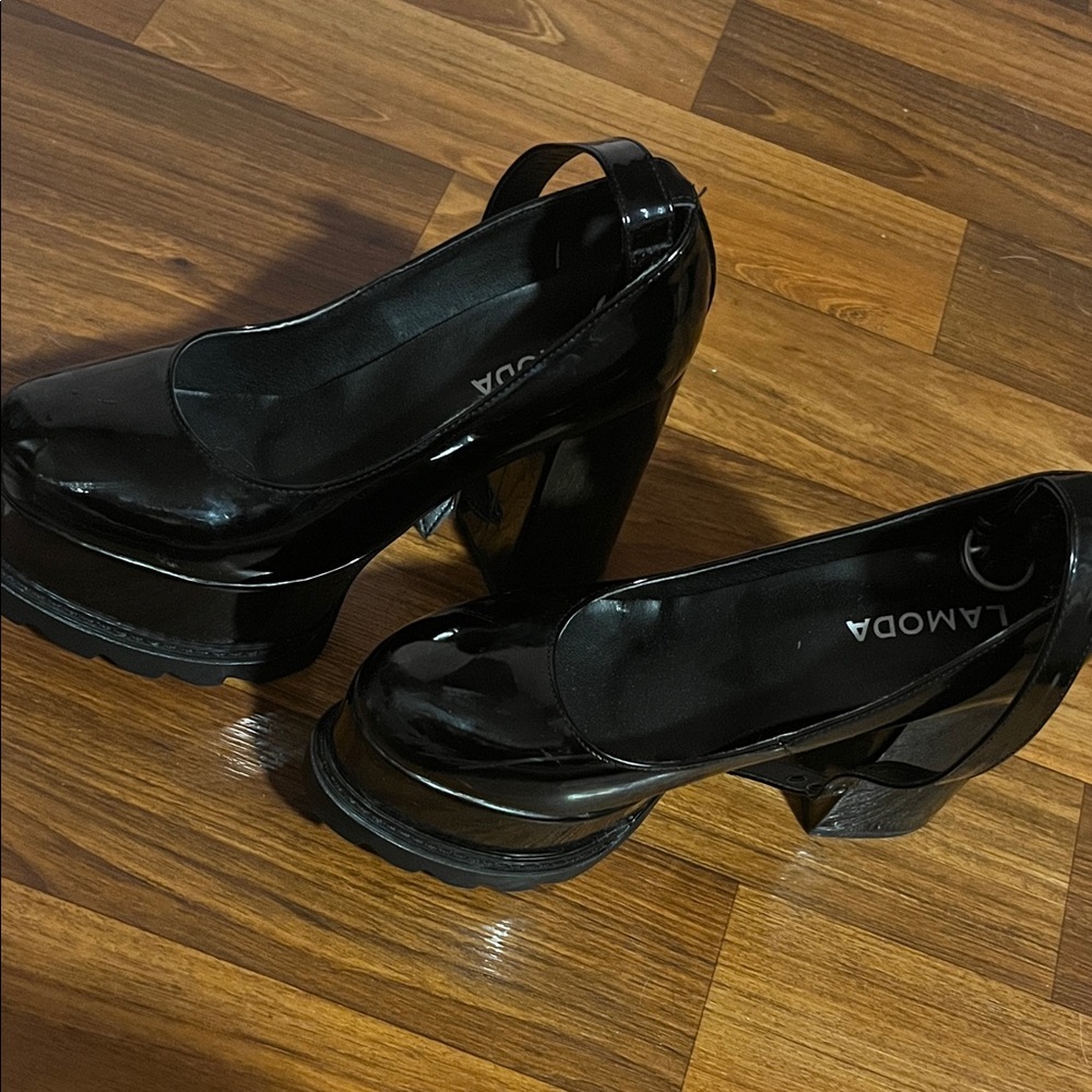 Lamoda Shiny Black Platform Shoes